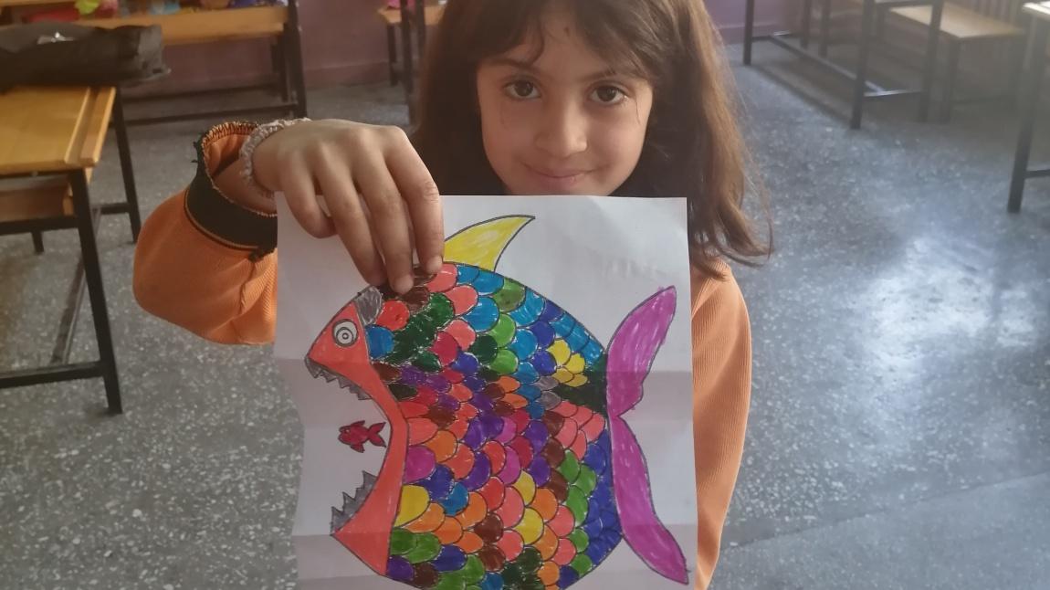 Okulumuz 3 /B Sınıfı Öğrencileri Origami Sanatıyla Balık Yaptı. 